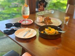 -Chom Cafe and Restaurant