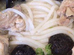 香菇炖鸡米线-老妈米线(港龙店)