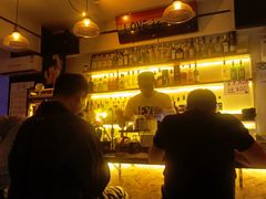 -Mx.cocktail bar
