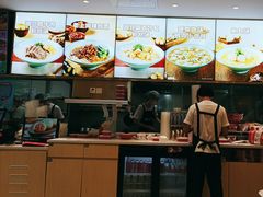 -小杨生煎(金山百联购物中心3楼店)