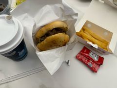-必胜客(尹山湖歌林公园店)