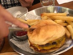 牛肉汉堡满满汁水-COMMUNE幻师(解放西路店)