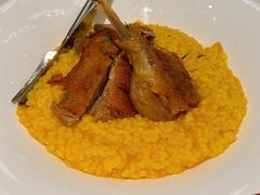 -港丽餐厅(高德置地店)