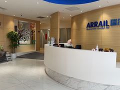 -瑞尔齿科(上海长风大悦城店)