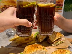 -必胜客(WOW中心城店)