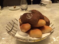 餐前面包-广州四季酒店·佰鲜汇·现代法餐