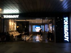 点击看大图 门面-TONI&GUY