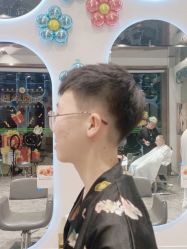 -卡尔诗·科技美肤连锁