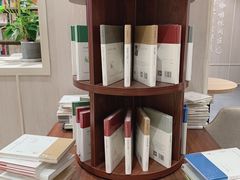 -钟书阁(群光广场店)