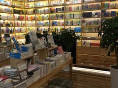 -猫的天空之城概念书店(印象城购物中心店)