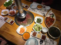 -唯成•韩国炭火烤肉 유성고기