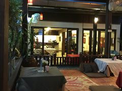-Dash Teak House