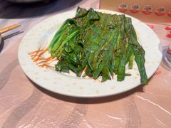 -肥肥虾庄·金牌油焖大虾(汉街SKP店)