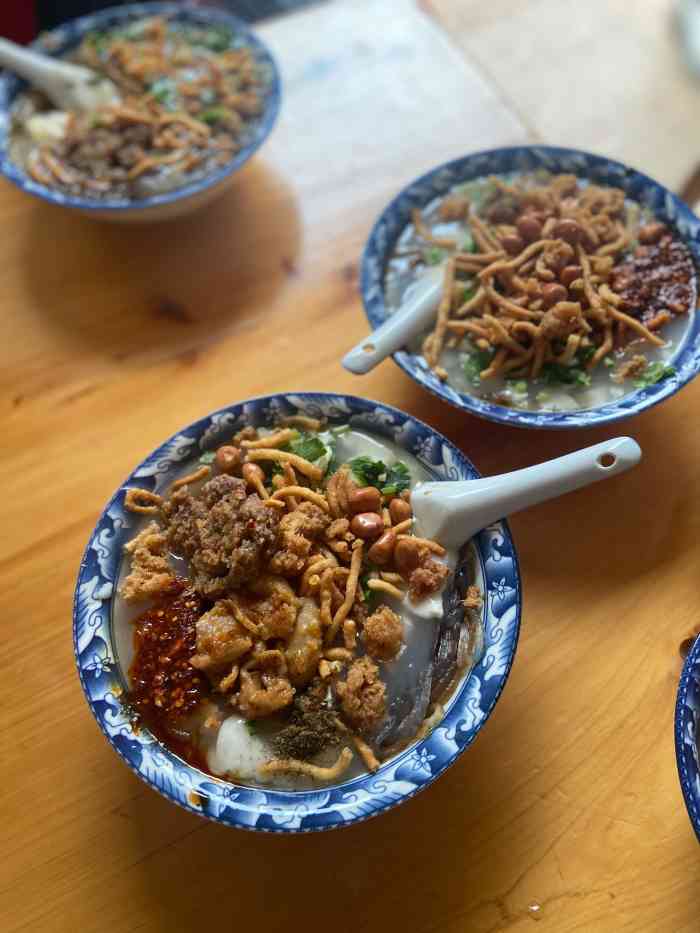 李记豆腐脑-"下午三点多才到的苏稽,雷老五那家已经打烊.