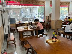 -裕新楼粉面馆·石磨手工粉(四方坪店)