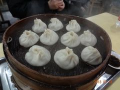 鲜肉汤包-四季美汤包(户部巷店)