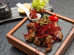 -鱼鲜饭香·招牌汽锅剁椒鱼头王