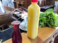 -果松木炭酸菜铜火锅·外婆参鸡汤