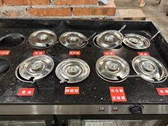 -三里屯土灶炖公鸡地锅鸡(江东店)