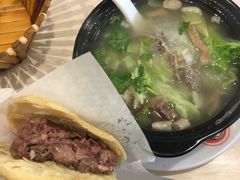 -闫家驴肉老店(华电一校店)