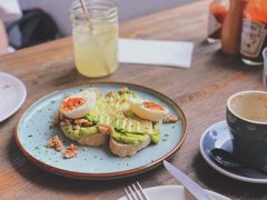 牛油果煮蛋吐司-RAC BAR(安福路店)