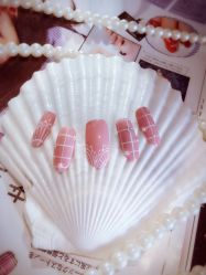 -逸日式美甲美睫工作室
