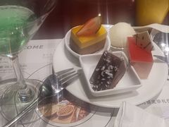 -荣誉国际酒店-云顶旋转餐厅