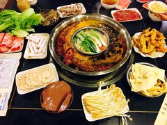 -邓莽子老火锅(中兴路总店)