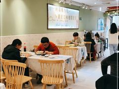 大堂-丽丽三鲜螺蛳粉(田林路店)