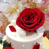 玫瑰见证爱情，纯动物奶油见证品质，这款情人节蛋糕太🉑️了！