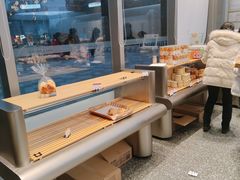 面包甜点陈列柜-巴黎优朵烘焙馆(菱角湖壹号店)