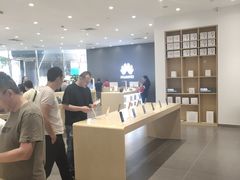 -华为授权体验店(中山公园来福士)