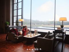 靠窗位-苏宁钟山国际高尔夫酒店大堂酒廊