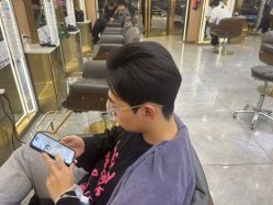 -一東造型烫发染发