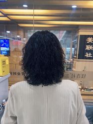 -镁连社·美联社