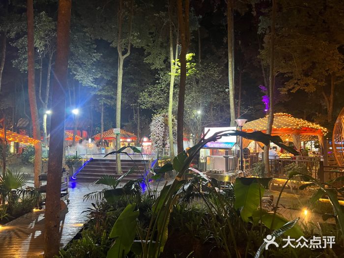 二荆条·蜀鲜汇城市森林火锅图片