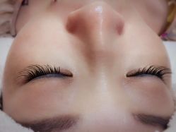 -一本X目奈子日式单根美睫专业店