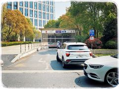 -正大乐城-停车场