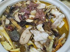 -杨记山珍鸡煲菌汤锅