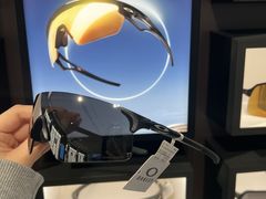 -LensCrafters亮视点·OAKLEY精选(静安嘉里中心店)