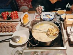 -尚尚仙·酸汤猪手·猪肚鸡火锅(华联万柳购物中心店)