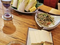 -毛辣果·贵州红酸汤牛肉火锅(西单店)
