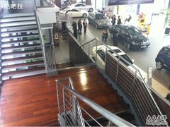 -上海星瀚奔驰4S店(红柳路店)