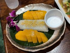 -Dang restaurant (patong phuket)