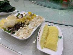 -小背篓菌汤火锅(济阳店)