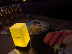 -FOUR PLAY BAR