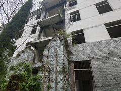 -四川汶川特大地震漩口中学遗址
