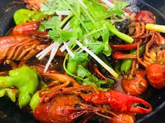 -虾弄弄海派小龙虾·牛羊蝎子火锅