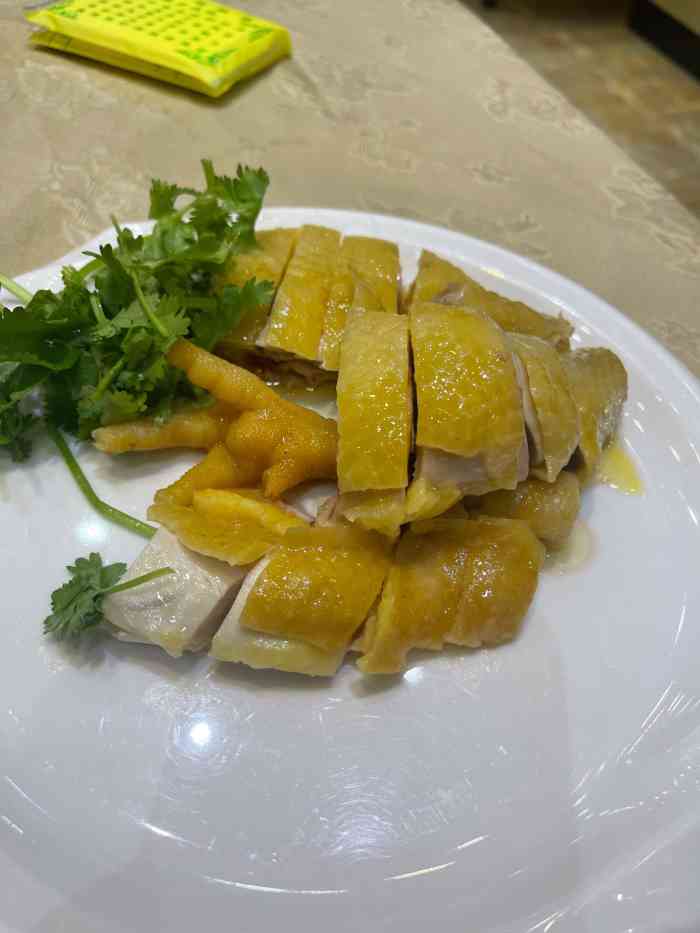 鸡肉很劲道.分量也多.就是炒青菜不好吃