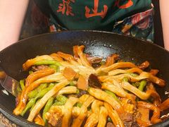 -靠山屯东北农家菜(八龙桥雅苑店)